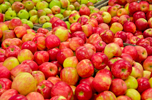 Priority Health_Personal Wellness_Michigan Farmers Market_Farmers Market Recipes_Apples