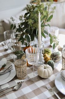 Thanksgiving table