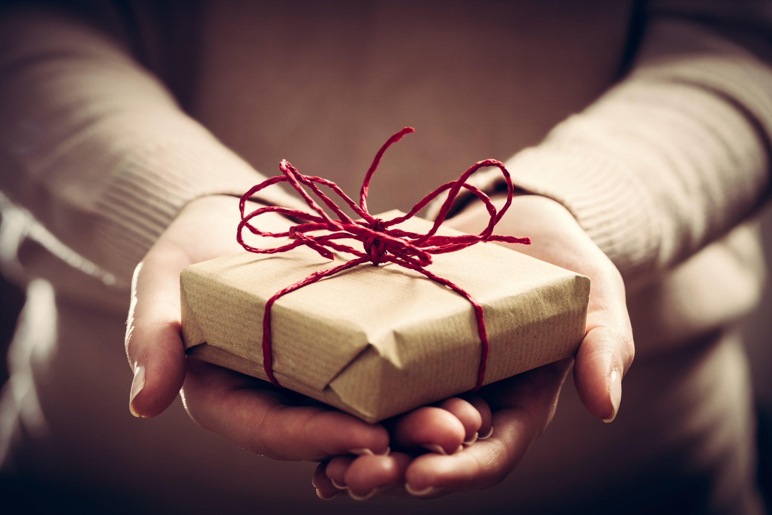 What To Write When Giving A Gift To Boss